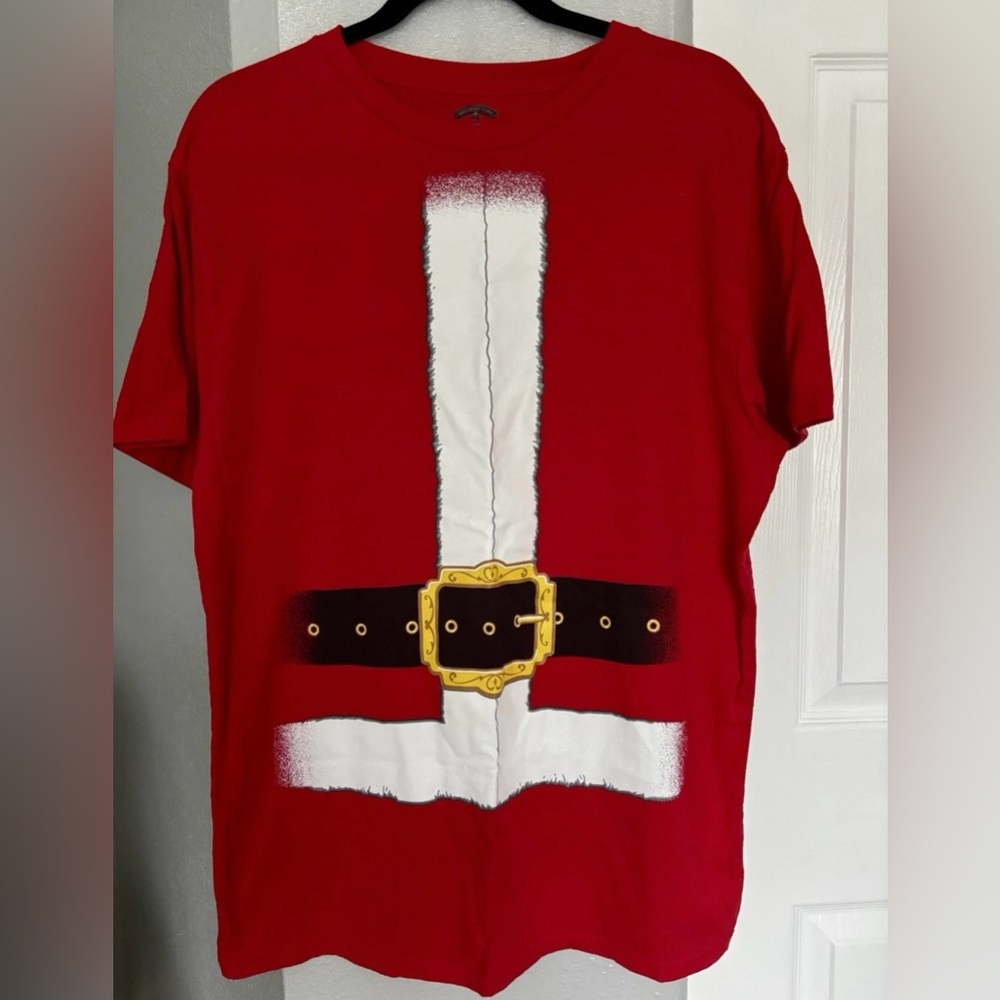 Holiday Time Men’s Santa Red Crewneck Tee Size L